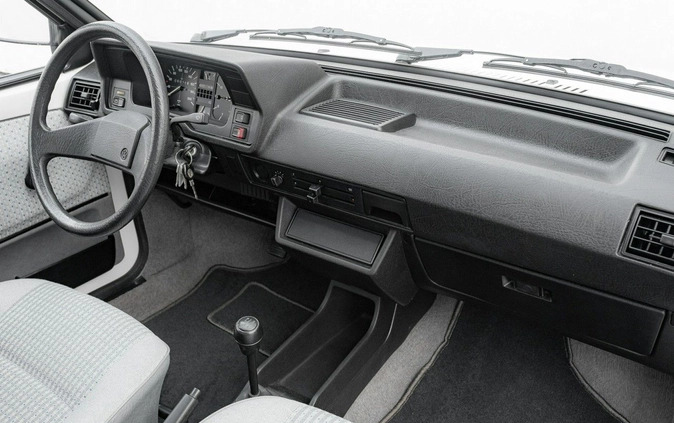 Volkswagen Polo cena 39900 przebieg: 108976, rok produkcji 1988 z Nowe Miasteczko małe 352